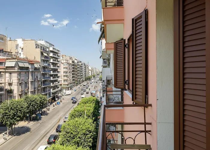 Simone By Halu!, In The Center Thessaloniki