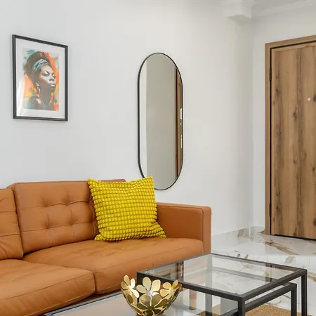 Simone By Halu!, In The Center * Szaloniki